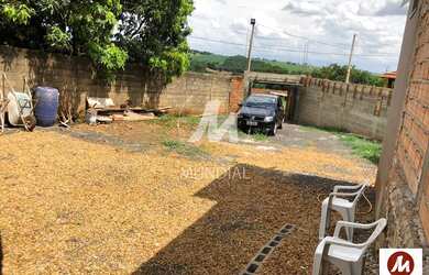 Imagem: A casa possui 3 Dormitórios, 2 Banheiros, 2 Vagas na garagem