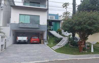 Imagem: A casa em condomínio possui 2 Dormitórios, 3 Banheiros, 4