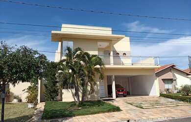 Imagem: A casa em condomínio possui 4 Dormitórios, 5 Banheiros, 4