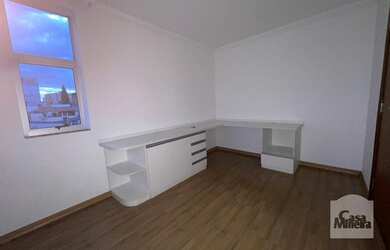 Imagem: O apartamento possui 3 Dormitórios, 2 Banheiros, 3 Vagas na