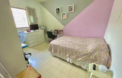 Imagem: A casa possui 3 Dormitórios, 1 Banheiro, 3 Vagas na garagem