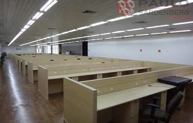 Imagem: O depósito possui 4.000m² de Área e está localizado em