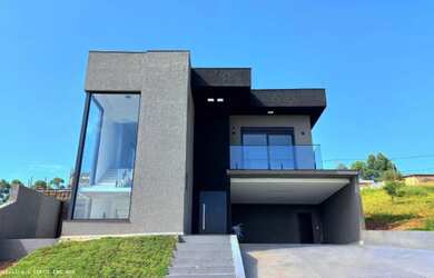 Imagem: A casa em condomínio possui 3 Dormitórios, 4 Banheiros, 4