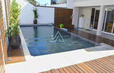 Imagem 16: CASA NO BAIRRO CARMEM. Piscina, Churrasqueira, 289m² de Áreae2 Vagas...