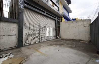 Imagem: O depósito possui 1350m² de Área e está localizado em Jardim