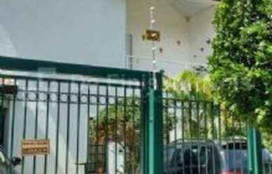 Imagem: A casa possui 5 Dormitórios, 5 Banheiros, 3 Vagas na garagem