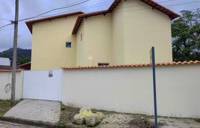 Imagem: A casa possui 2 Dormitórios, 2 Banheiros, 1 Vaga na garagem