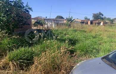 Imagem: O terreno possui 200m² de Área e está localizado em Trindade