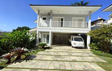 Imagem: A casa em condomínio possui 4 Dormitórios, 5 Banheiros, 5