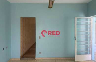 Imagem: A casa possui 4 Dormitórios, 1 Banheiro, 2 Vagas na garagem