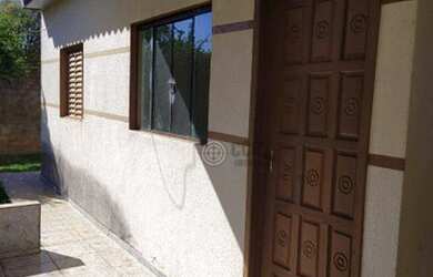 Imagem 1: Casa na Avenida Paraná à venda, em terreno com 600 m² por R$ 640.000