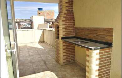 Imagem: A casa possui 2 Dormitórios, 1 Banheiro, 1 Vaga na garagem