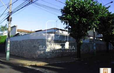 Imagem: O depósito possui 2 Vagas na garagem, 240m² de Área e está