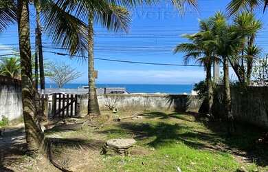 Imagem: A casa possui 2 Dormitórios, 1 Banheiro, 5 Vagas na garagem