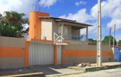 Imagem: A casa possui 4 Dormitórios, 5 Banheiros, 5 Vagas na garagem