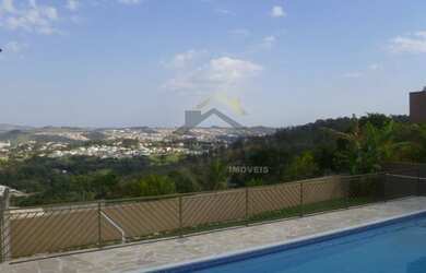 Imagem: A casa possui 3 Dormitórios, 3 Banheiros, 2 Vagas na garagem