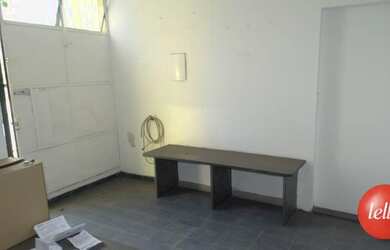 Imagem: O depósito possui 2 Vagas na garagem, 70m² de Área e está