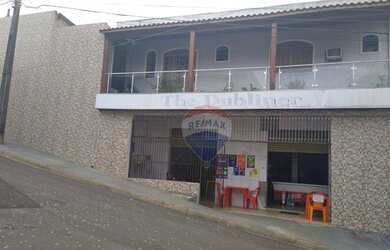 Imagem 1: Sobrado com casa no piso superior e salão no piso inferior à venda por...