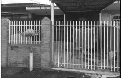 Imagem: A casa possui 2 Dormitórios, 1 Banheiro, 1 Vaga na garagem