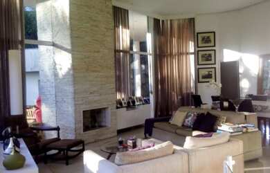 Imagem: A casa em condomínio possui 4 Dormitórios, 5 Banheiros, 5