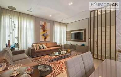 Imagem: A casa possui 3 Dormitórios, 4 Banheiros, 4 Vagas na garagem