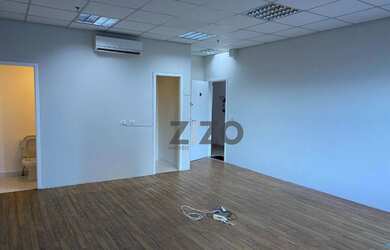 Imagem: O depósito possui 1 Vaga na garagem, 42m² de Área e está