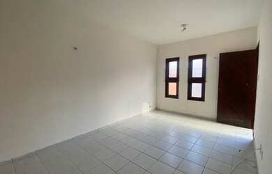 Imagem: A casa em condomínio possui 2 Dormitórios, 2 Banheiros, 2