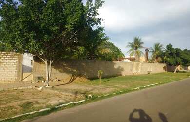 Imagem: O terreno possui 5.000m² de Área e está localizado em Dom