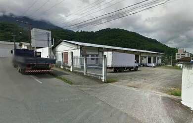 Imagem: O depósito possui 190m² de Área e está localizado em Ilha