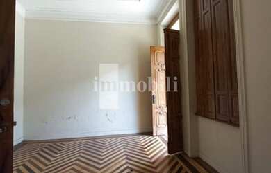 Imagem 5: CASA NA BELA VISTA. Varanda, 700m² de Área, 5 Vagas na garageme5 Dormitórios