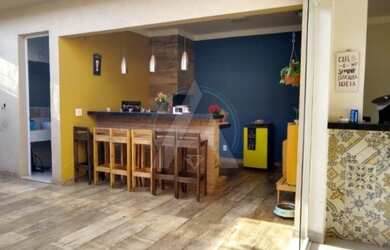 Imagem: A casa possui 4 Dormitórios, 4 Banheiros, 4 Vagas na garagem