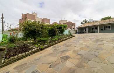 Imagem: O terreno possui 360m² de Área e está localizado em Tingui