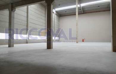 Imagem: O depósito possui 1538m² de Área e está localizado em Jardim