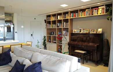 Imagem: O apartamento possui 3 Dormitórios, 1 Banheiro, 2 Vagas na