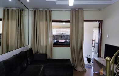 Imagem: A casa possui 2 Dormitórios, 2 Banheiros, 1 Vaga na garagem