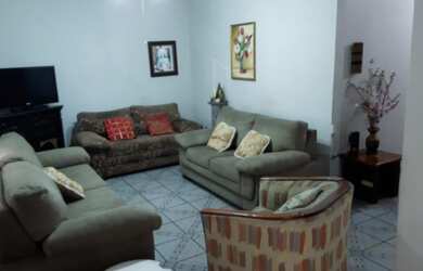 Imagem: A casa possui 5 Dormitórios, 5 Banheiros, 1 Vaga na garagem