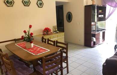 Imagem: O apartamento possui 3 Dormitórios, 1 Banheiro, 1 Vaga na garagem