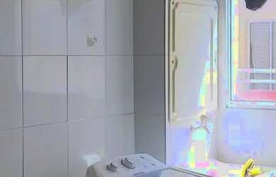 Imagem: O apartamento possui 2 Dormitórios, 1 Banheiro, 1 Vaga na garagem