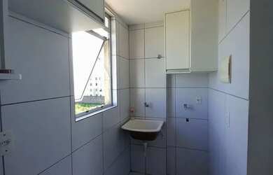 Imagem: O apartamento possui 2 Dormitórios, 1 Banheiro, 1 Vaga na garagem