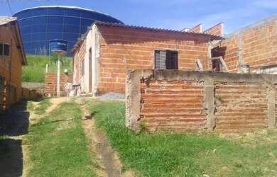 Imagem: A casa possui 2 Dormitórios e está localizado em Centro Político