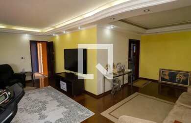 Imagem: A casa possui 4 Dormitórios, 5 Banheiros, 5 Vagas na garagem