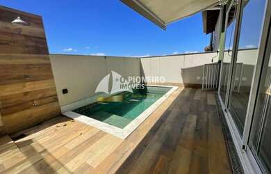 Imagem: A casa em condomínio possui 4 Dormitórios, 4 Banheiros, 2