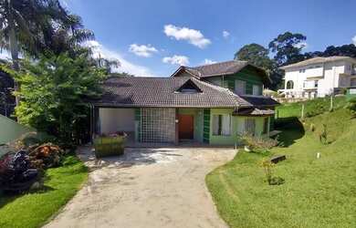 Imagem: A casa em condomínio possui 3 Dormitórios, 2 Banheiros, 3