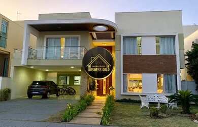 Imagem: A casa em condomínio possui 4 Dormitórios, 1 Banheiro, 2 Vagas