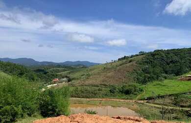 Imagem: O terreno à venda possui 600m² de Área e está localizado