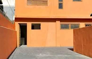 Imagem: A casa possui 4 Dormitórios, 3 Banheiros, 5 Vagas na garagem