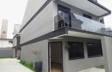 Imagem: A casa em condomínio possui 2 Dormitórios, 3 Banheiros, 2