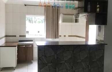 Imagem: O apartamento possui 3 Dormitórios, 1 Banheiro, 1 Vaga na garagem