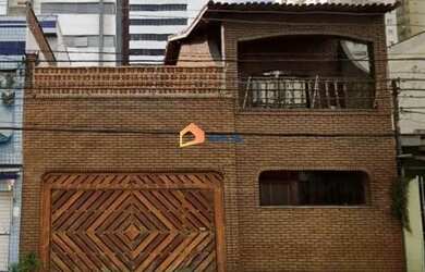 Imagem: A casa possui 4 Dormitórios, 2 Banheiros, 2 Vagas na garagem