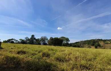 Imagem: O terreno possui 20.000m² de Área, Piscina e está localizado